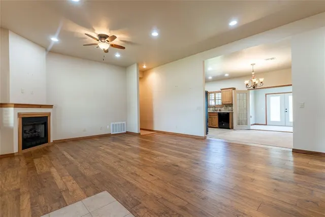 Photo 4 — 211 Shale Crest, Clinton, OK 73601