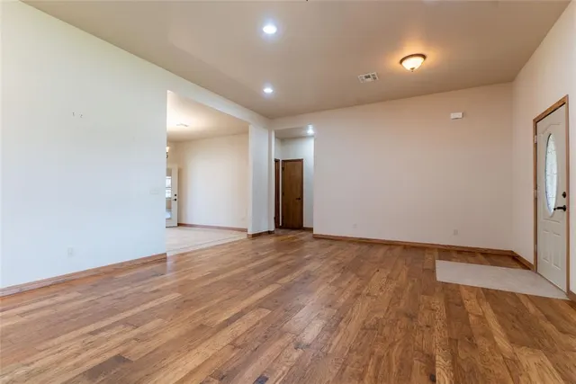 Photo 5 — 211 Shale Crest, Clinton, OK 73601