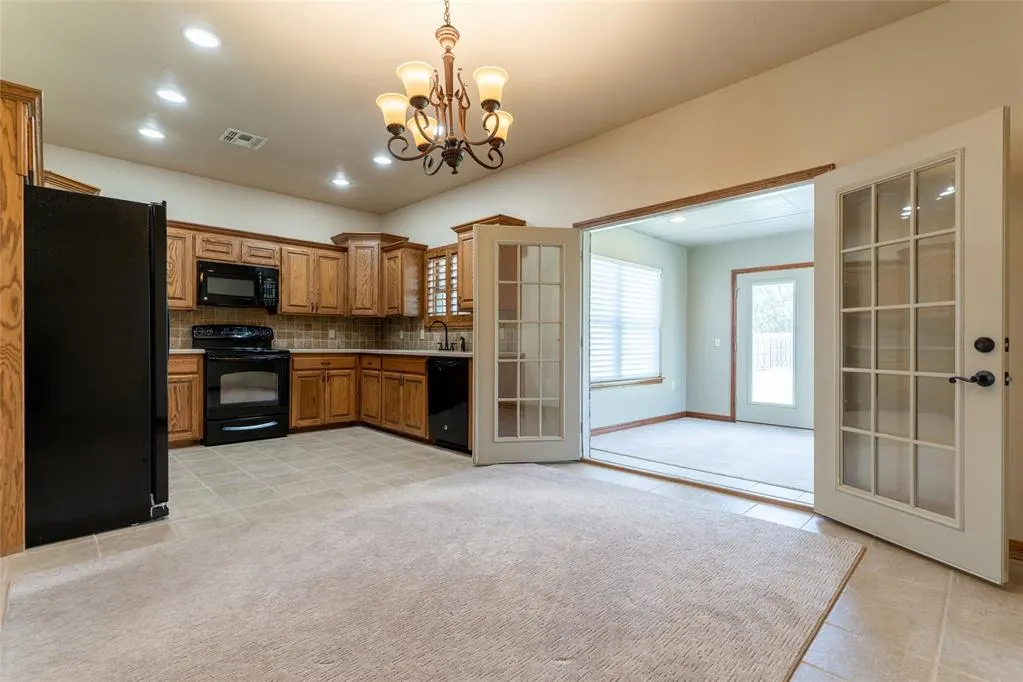 Photo 7 — 211 Shale Crest, Clinton, OK 73601