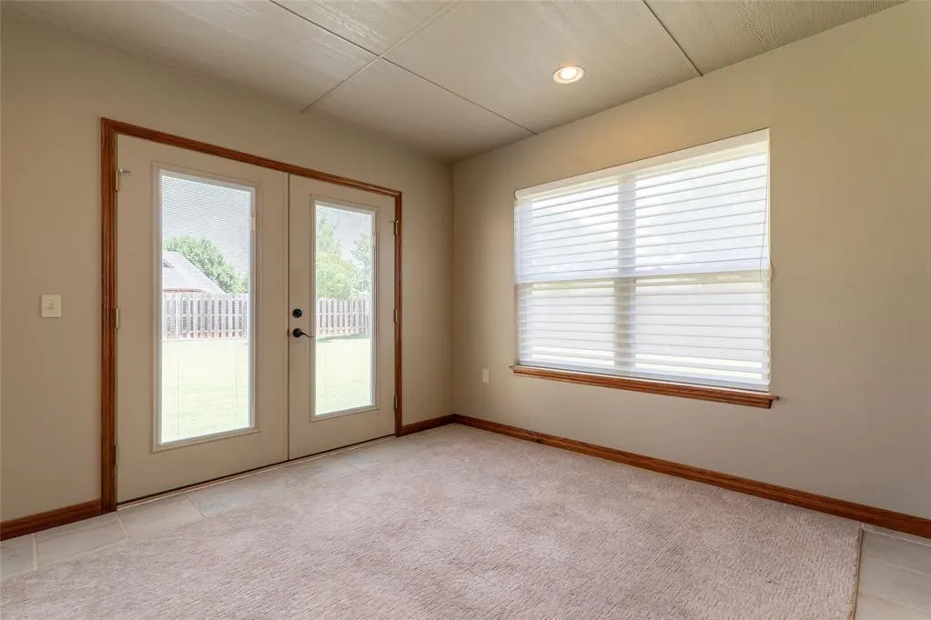 Photo 22 — 211 Shale Crest, Clinton, OK 73601