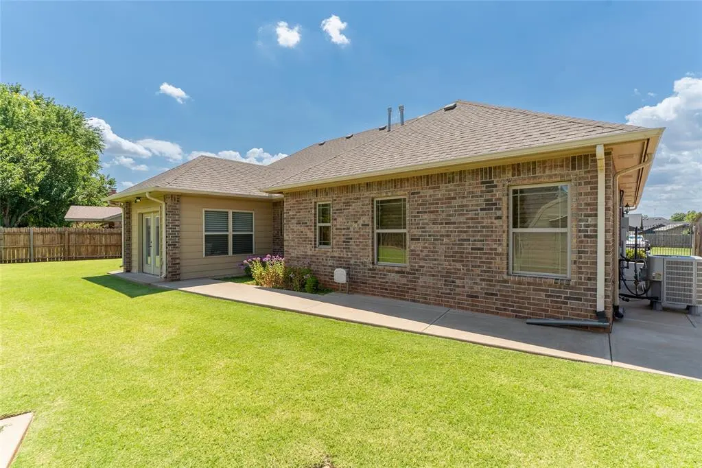 Photo 26 — 211 Shale Crest, Clinton, OK 73601