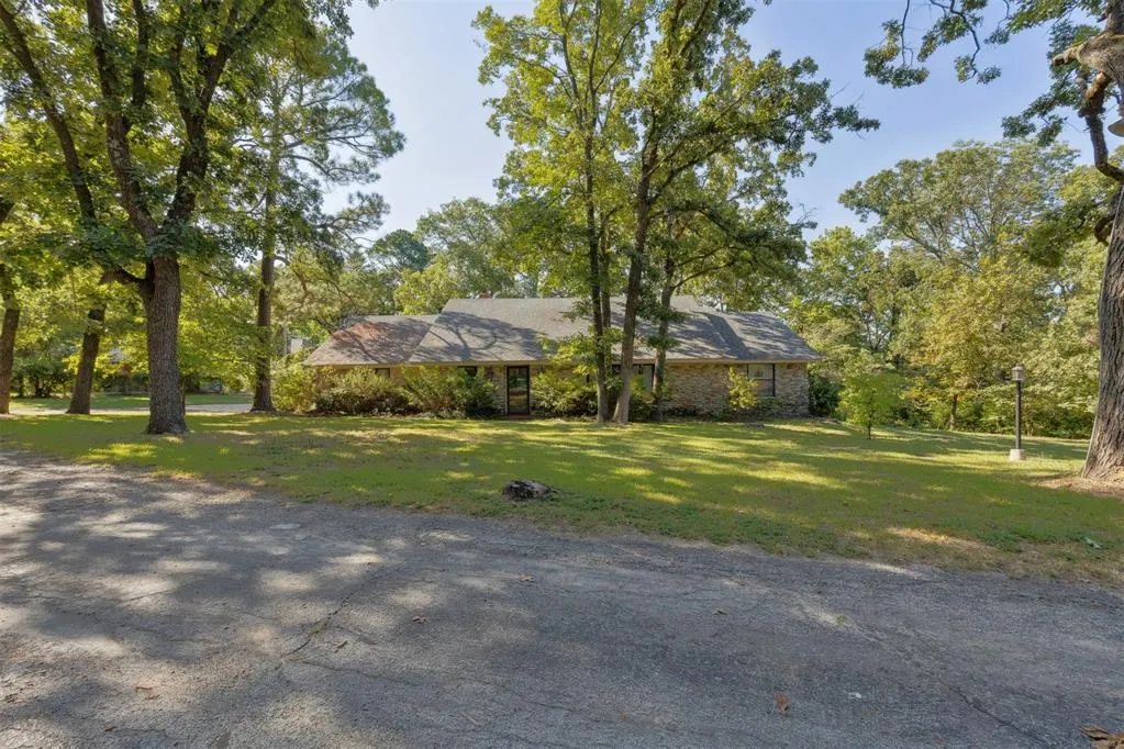 Photo 3 — 110 Acker Drive, Ada, OK 74820