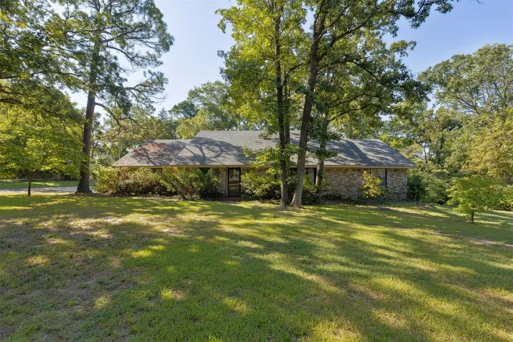 Photo 5 — 110 Acker Drive, Ada, OK 74820