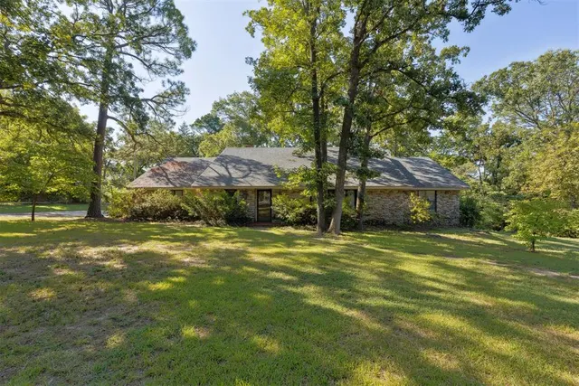 Photo 5 — 110 Acker Drive, Ada, OK 74820