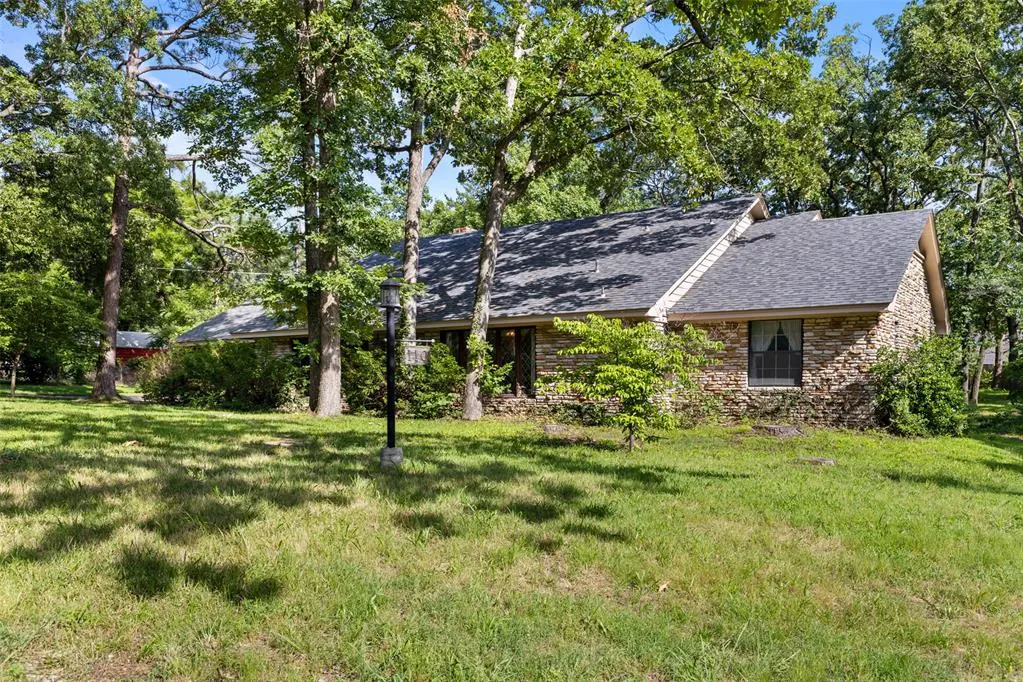 Front exterior — 110 Acker Drive, Ada, OK 74820