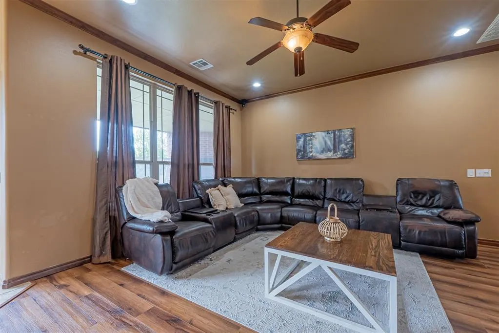 Photo 9 — 3422 Windmill Road, Moore, OK 73165