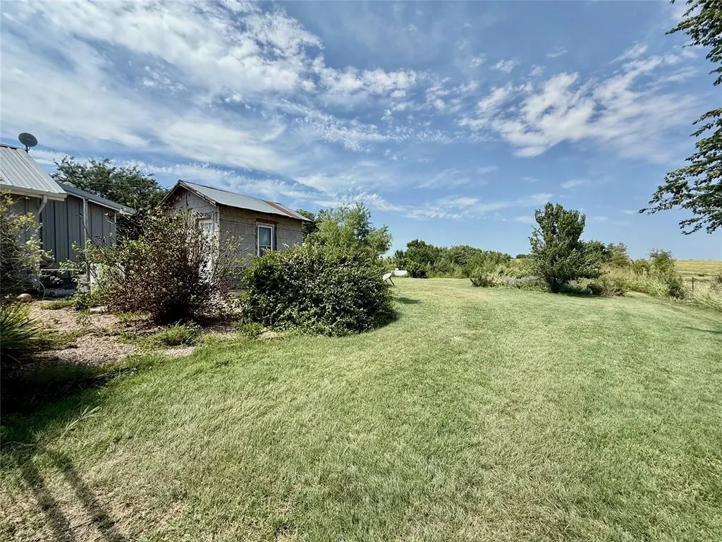 Photo 3 — 21553 73 Highway, Foss, OK 73647