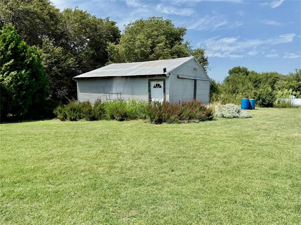 Photo 4 — 21553 73 Highway, Foss, OK 73647