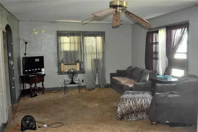 Photo 3 — 115 W Vine Avenue, Enid, OK 73701