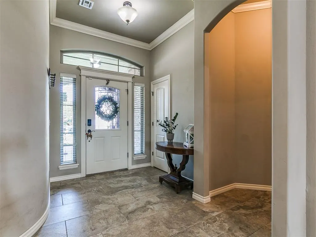 Photo 3 — 5712 Bent Creek Drive, Oklahoma City, OK 73135