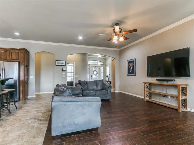 Photo 5 — 5712 Bent Creek Drive, Oklahoma City, OK 73135