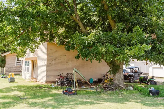 Photo 3 — 901 E Main Street, Sentinel, OK 73664