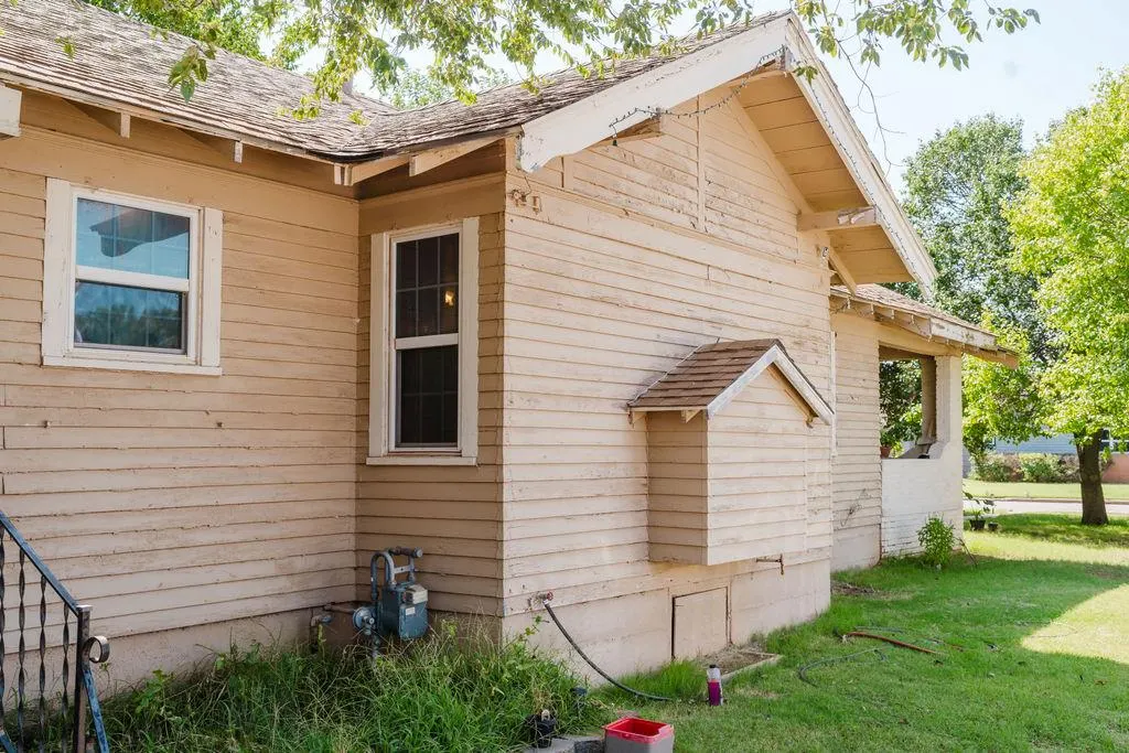 Photo 4 — 901 E Main Street, Sentinel, OK 73664