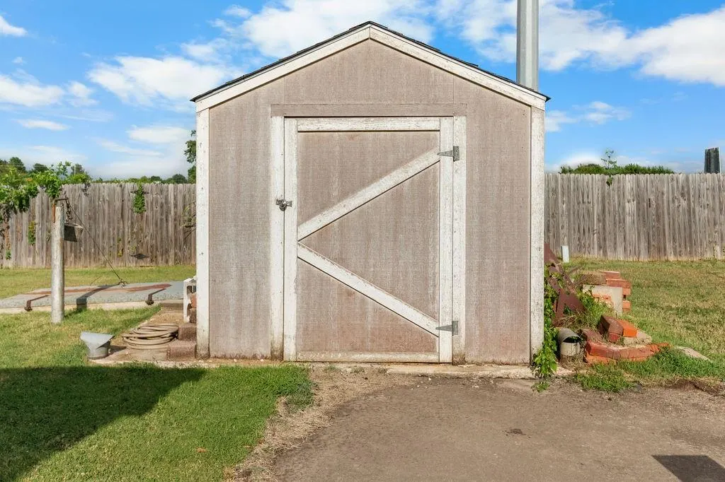 Photo 24 — 707 Cedar Lane, Tecumseh, OK 74873