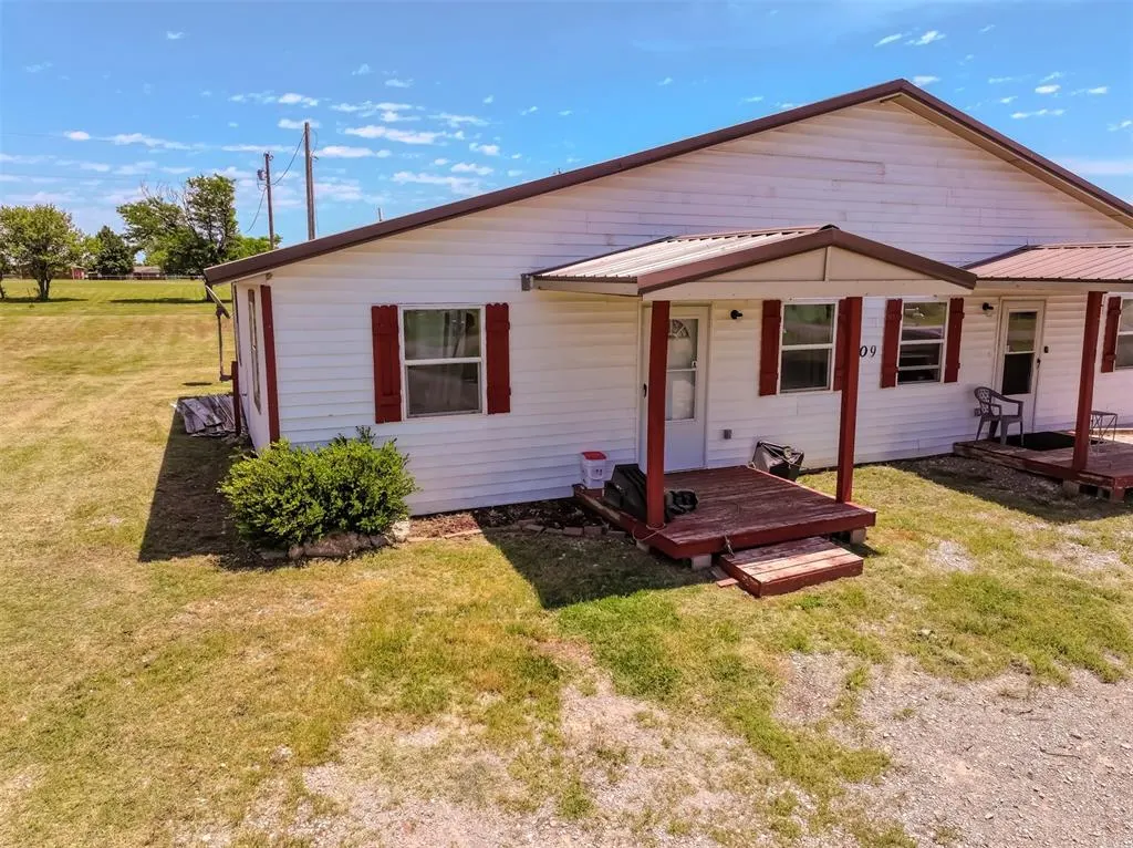 Photo 3 — 109 Clover Lane A and B, Amber, OK 73004