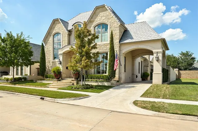 Photo 3 — 1121 Cumberland Court, Nichols Hills, OK 73116