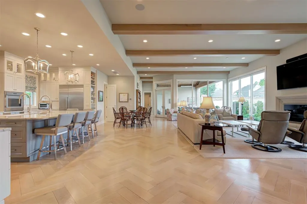 Photo 5 — 1121 Cumberland Court, Nichols Hills, OK 73116