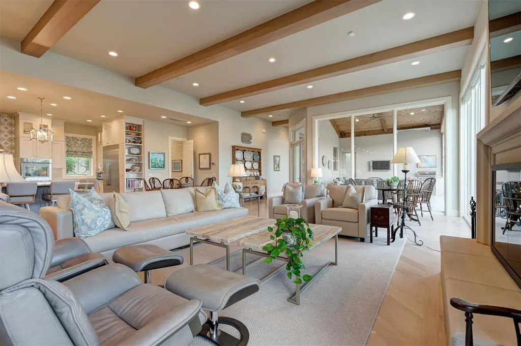Photo 10 — 1121 Cumberland Court, Nichols Hills, OK 73116