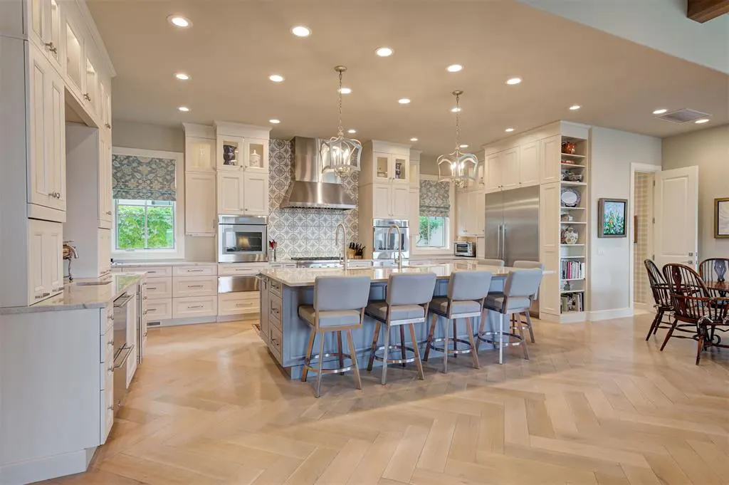 Photo 11 — 1121 Cumberland Court, Nichols Hills, OK 73116