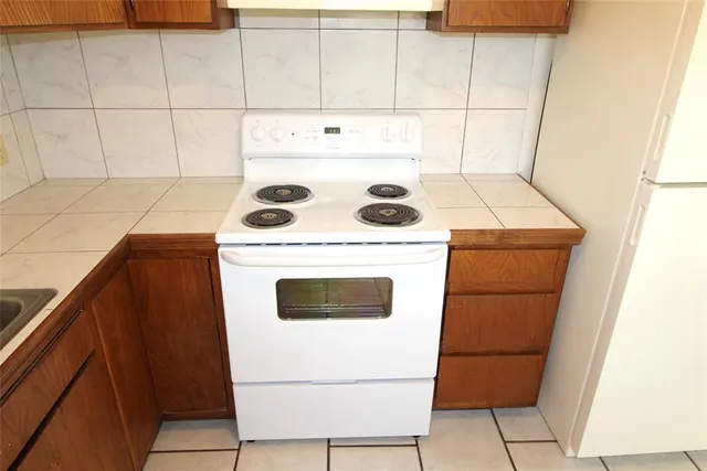 Photo 8 — 316 Falcon Court 3, Norman, OK 73069