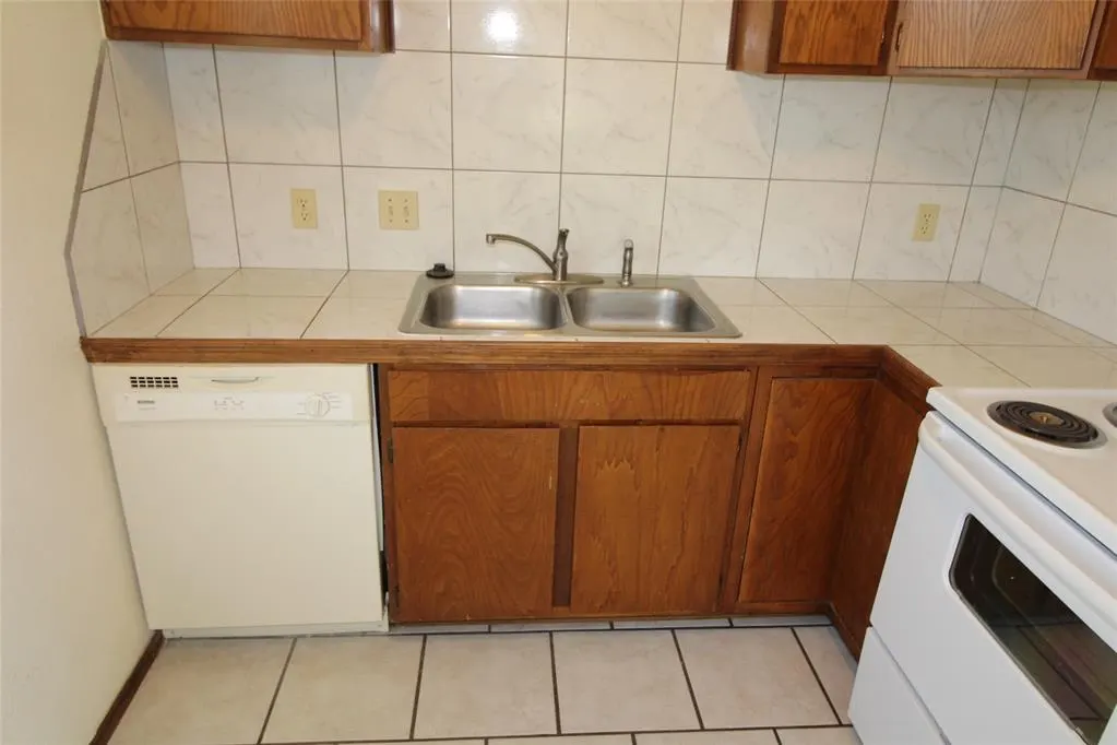 Photo 9 — 316 Falcon Court 3, Norman, OK 73069