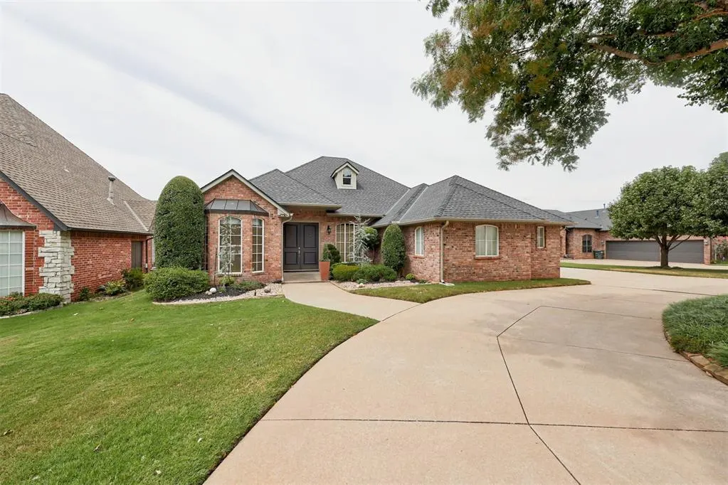Photo 3 — 3505 Huntsman Court, Edmond, OK 73003
