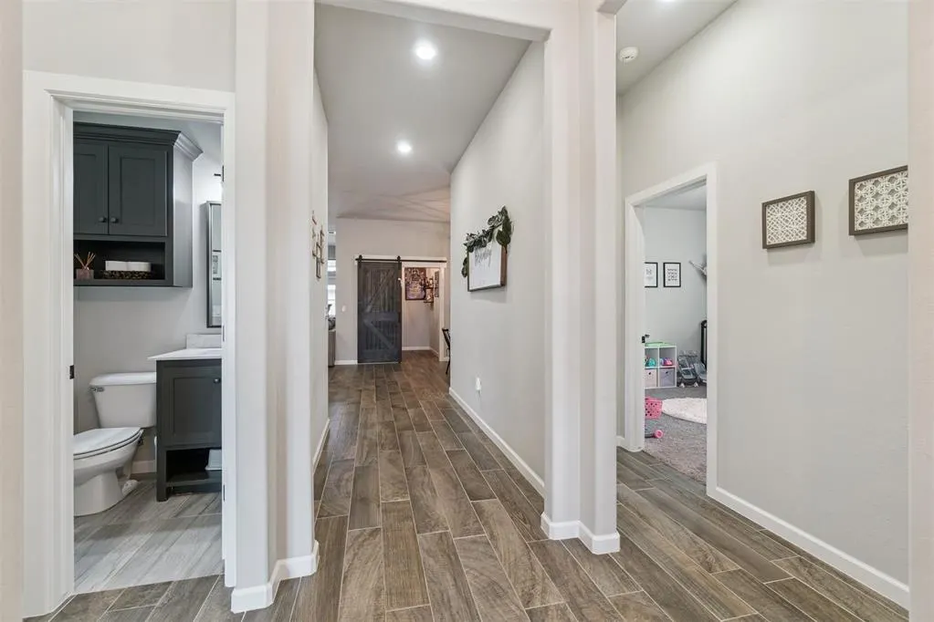Photo 9 — 16901 Picasso Drive, Oklahoma City, OK 73170