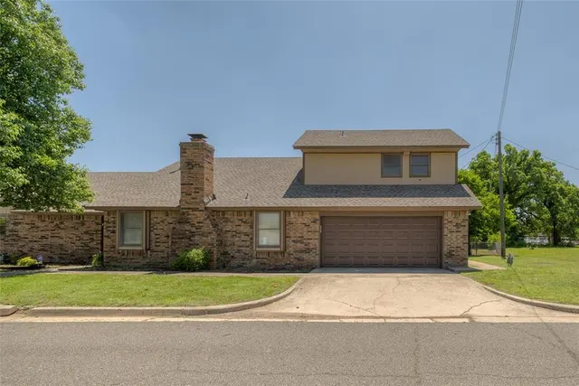 Photo 6 — 1147 NE Grand Boulevard, Oklahoma City, OK 73117