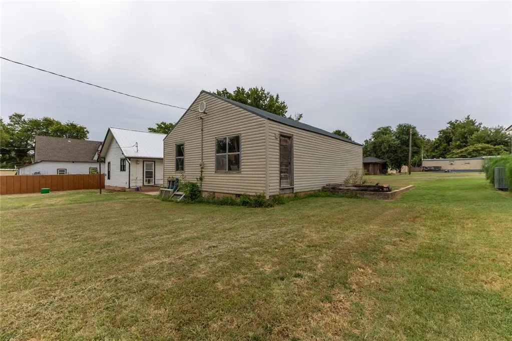 Photo 7 — 216 E Fay Avenue, Kingfisher, OK 73750