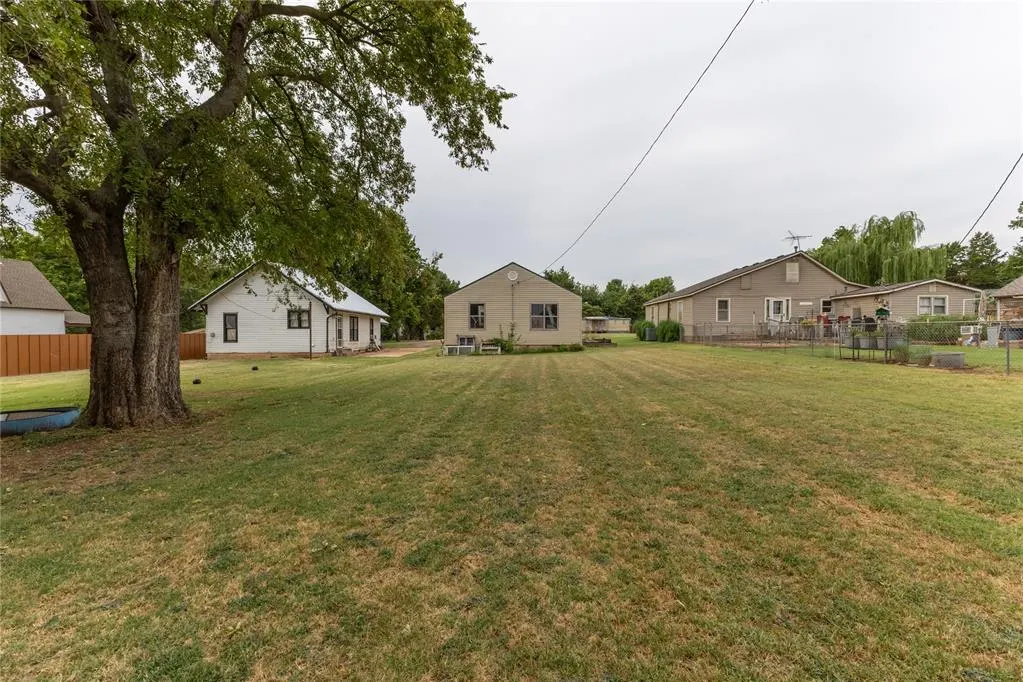 Photo 8 — 216 E Fay Avenue, Kingfisher, OK 73750