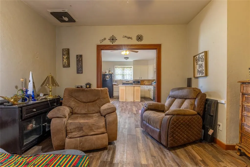 Photo 4 — 220 E Fay Avenue, Kingfisher, OK 73750