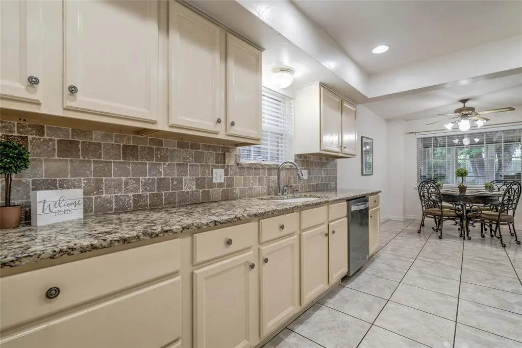 Photo 19 — 8805 Salsbury Lane, Oklahoma City, OK 73132