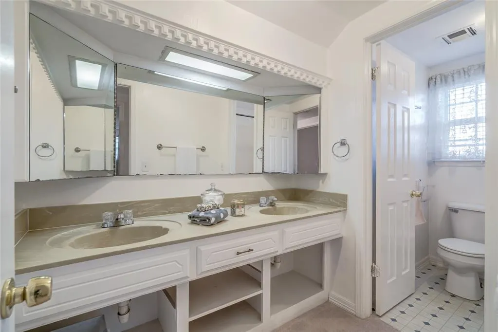 Photo 33 — 8805 Salsbury Lane, Oklahoma City, OK 73132