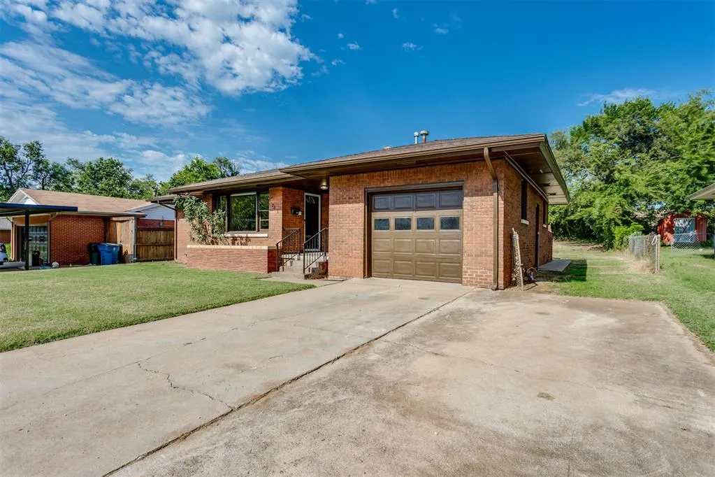 Photo 3 — 2309 W Glenhaven Drive, Midwest City, OK 73110