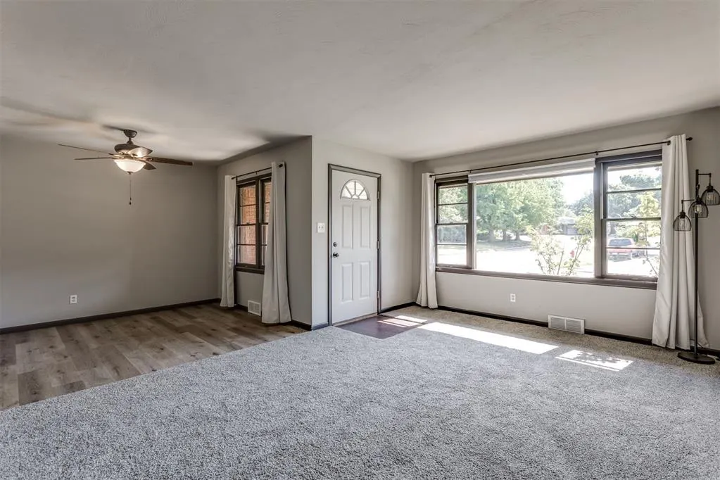 Photo 8 — 2309 W Glenhaven Drive, Midwest City, OK 73110