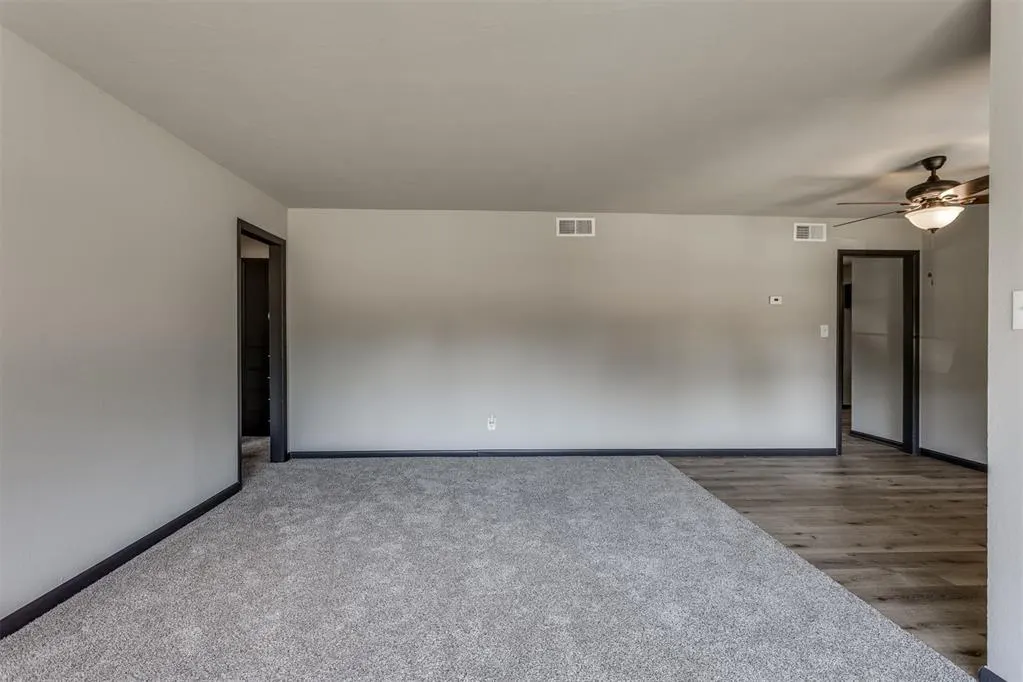 Photo 11 — 2309 W Glenhaven Drive, Midwest City, OK 73110