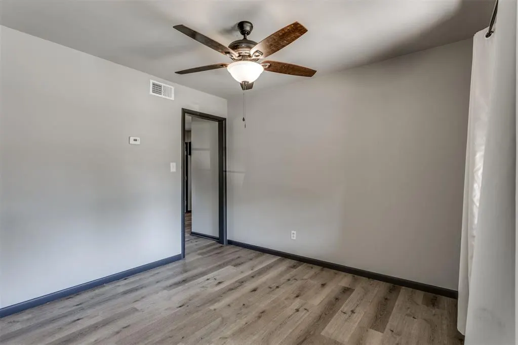 Photo 15 — 2309 W Glenhaven Drive, Midwest City, OK 73110