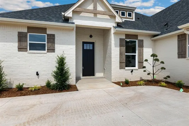 Photo 2 — 25312 Ethan Street, Cashion, OK 73016