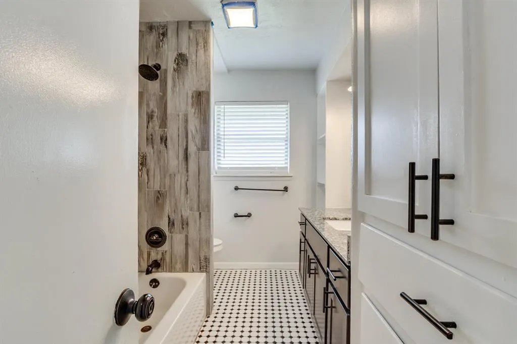 Photo 15 — 4101 NW 62nd Terrace, Oklahoma City, OK 73112