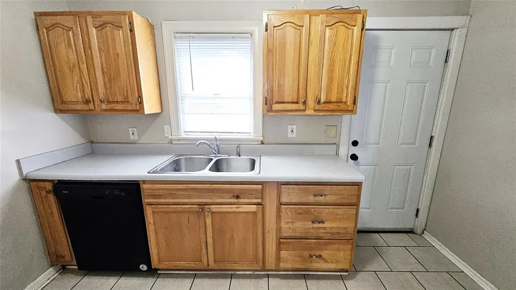 Photo 6 — 4908 N College Avenue, Bethany, OK 73008