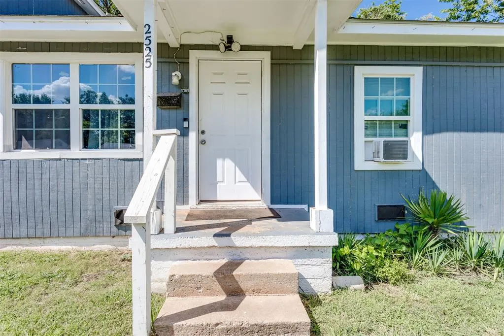 Photo 4 — 2525 NE 13th Street, Oklahoma City, OK 73117