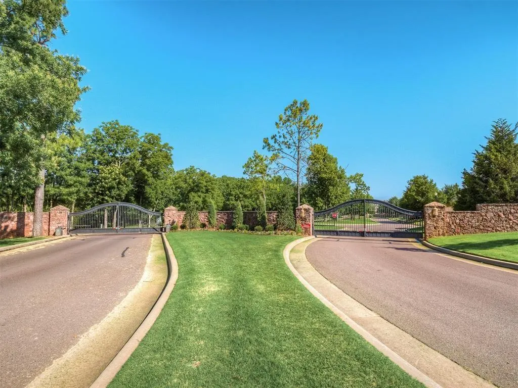 Photo 2 — 2708 Tanager Drive, Edmond, OK 73012