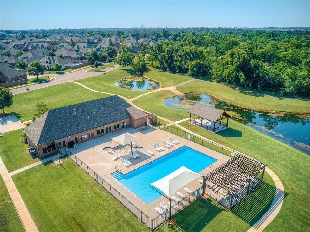Photo 3 — 2708 Tanager Drive, Edmond, OK 73012