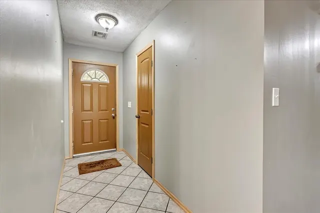 Photo 6 — 6804 NW 25th Street, Bethany, OK 73008