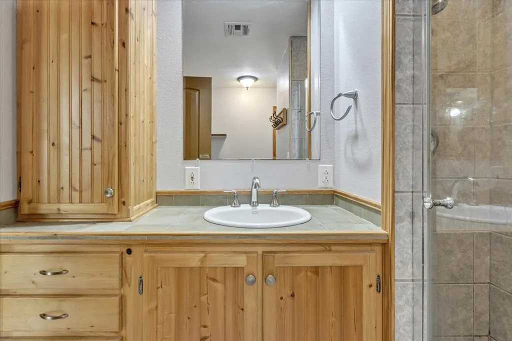 Photo 18 — 6804 NW 25th Street, Bethany, OK 73008