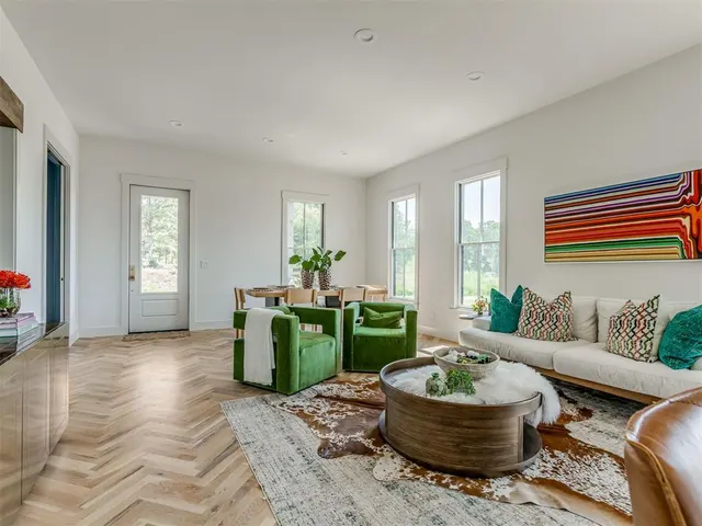 Photo 8 — 36 Hill Street, Carlton Landing, OK 74432