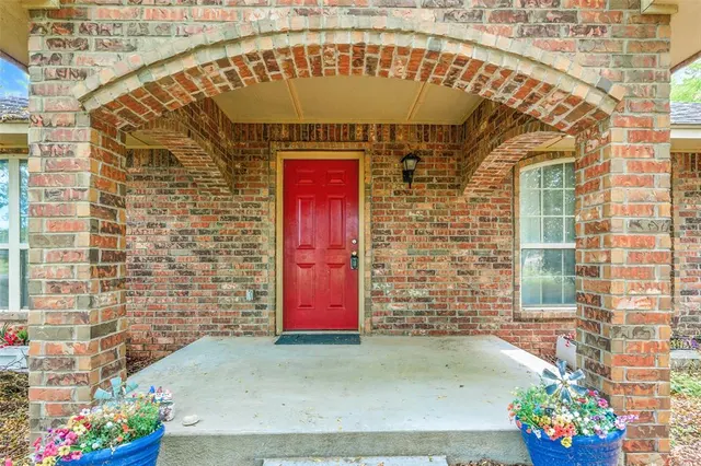 Photo 3 — 967 Honeysuckle Drive, Tuttle, OK 73089