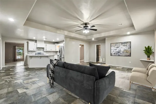 Photo 6 — 967 Honeysuckle Drive, Tuttle, OK 73089