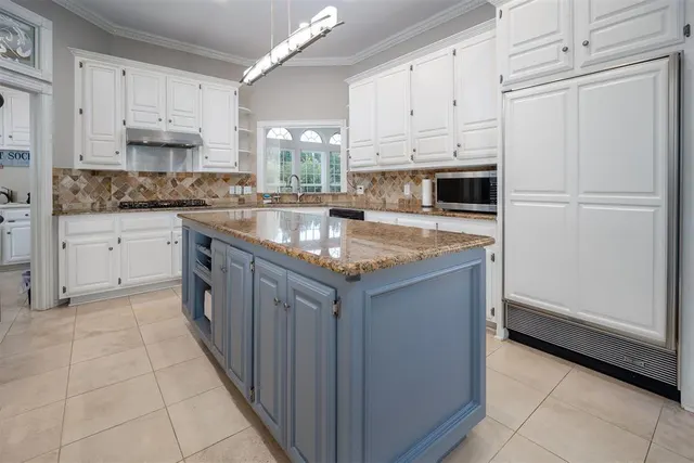 Photo 8 — 4001 Saint Croix Drive, Edmond, OK 73025