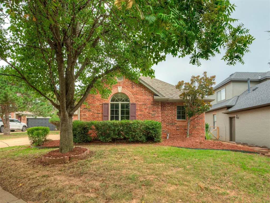 Photo 2 — 733 Longmeadow Lane, Edmond, OK 73003
